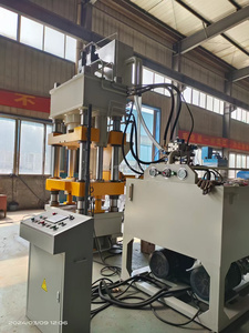 מכבש הידראולי בעל ארבע עמודות במשקל 500 טון עם מנוע סרוו לייצור לבני מלח לליקוק עבור בקר וצאן - Product Image 3