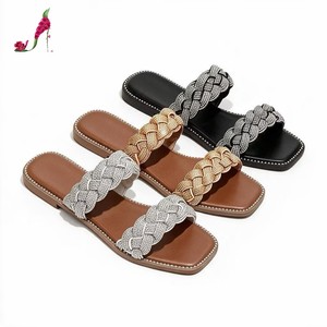 Sandali piatti da donna intrecciati con strass, eleganti ciabatte da spiaggia retrò, infradito con punta quadrata, scarpe estive per il tempo libero OEM/ODM - Product Image 1