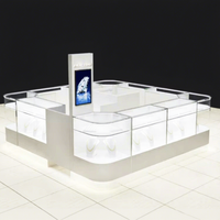 Maßgefertigte Moderne Luxuriöse Umweltfreundliche Recycelbare Glas-Edelstahl Weiße Schmuck-Vitrine Kiosk LED-Beleuchtung Einzelhandels-Display