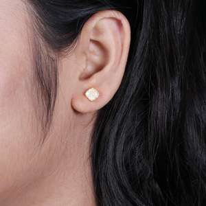 Venta caliente 925 fábrica de plata esterlina nuevos modelos elegante OM Stud pendiente joyería oro para mujeres - Product Image 3