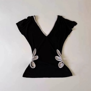 T-shirt Elegante da Donna in Modal a Maniche Corte, Nera, con Scollo a V, Vestibilità Slim, Stile Retrò, Design di Nicchia, Tinta Unita, Casual - Product Image 1