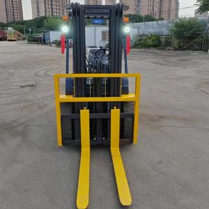 รถยกโคมัตสึ 3 ตัน มือสอง รถยกขนาดเล็ก โคมัตสึ FD30 พร้อมเสากระโดงสามตอนสูง 4.5 เมตร - Product Image 2