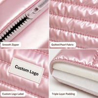 Pochette de toilette matelassée en perles argentées métallisées ODM pour femme, style Ins, sac de voyage portable, organiseur urbain minimaliste