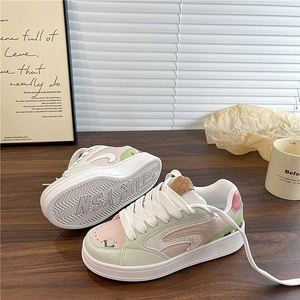 Zapatillas de Skate Versátiles de Diseño Novedoso 2026 para Mujer, Estilo Casual Urbano, Retro Harajuku, Tipo Pan - Product Image 1