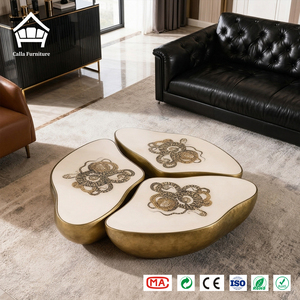 Juego de <span class=keywords><strong>Mesa</strong></span> de Centro de Lujo con Mármol Irregular y Latón, Diseño Retro Europeo <span class=keywords><strong>para</strong></span> <span class=keywords><strong>Sala</strong></span> de Estar de Villa o Mansión - Product Image 1
