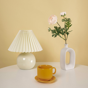 Vintage Trắng Gốm Bảng Đèn Xếp Li Vải PVC Chụp Đèn Hàn Quốc Ins Phong Cách Retro Ánh Sáng Ấm Áp Bắc Âu Trang Trí - Product Image 3