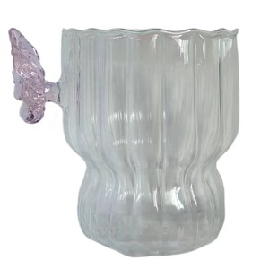 Copo de Suco Moderno Infantil de Vidro Borossilicato Listrado com Borboleta Fofa, Resistente ao Calor, com Canudo, para Uso Doméstico - Product Image 1
