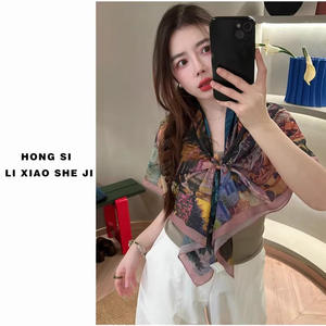 رسام صيفي جديد كلاسيكي طباعة وشاح خفيف الوزن x من البوليستر مربعًا متعدد الاستخدامات - Product Image 4