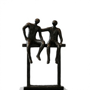 Escultura de Metal Oscuro con Dos Figuras Humanas de Hierro Sentadas en un Banco, Estatua Decorativa para Mesa, Escultura de Escritorio para Decoración del Hogar - Product Image 1