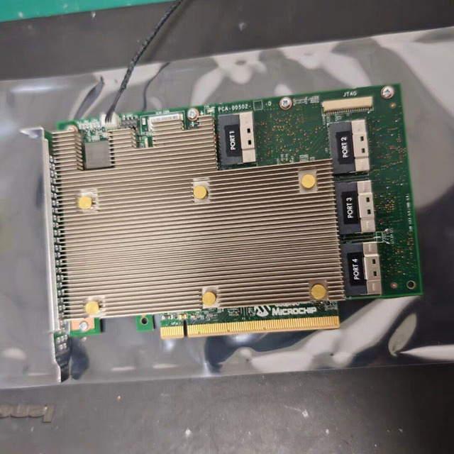 HPE SR932i-p Gen10 Plus - NVMe/SAS 24G/SATA 6G RAID Card (8GB Cache, 32 Internal Ports) P18875-001