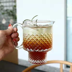 20盎司鸡尾酒搅拌杯搅拌玻璃饮料机，带手柄，用于水，果汁，饮料，啤酒和鸡尾酒