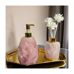 Bouteille vide de diffuseur à bâtonnets de 25 ml en cristal brut de luxe (Quartz Rose, Aventurine), pour huiles essentielles et arômes, avec pierres précieuses brutes - Product Image 1