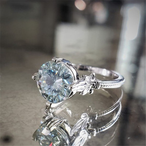 Anello con pietra blu cielo per donna, tono argento, gioielli minimalisti alla moda da indossare tutti i giorni - Product Image 1