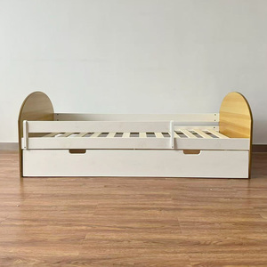 Letto singolo Montessori in legno naturale per bambini con cassetto contenitore per soggiorno - Product Image 6