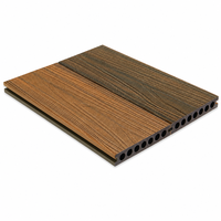 Plancher de terrasse WPC moderne sur mesure, gaufré 3D, lisse, extérieur, étanche, imitation teck, forme carrée, technique brossée