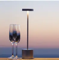 गर्म बेच एलईडी एल्यूमीनियम डाइनिंग टेबल लैंप बार रेस्तरां होटल ताररहित टेबल प्रकाश रिचार्जेबल बैटरी के साथ बनाया
