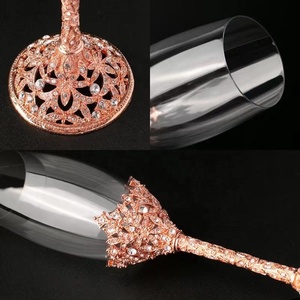 Juego de 2 Copas de Champán de 7 oz, para Bodas, Cumpleaños, Aniversarios, Base de Metal con Grabado de Diamantes - Product Image 2