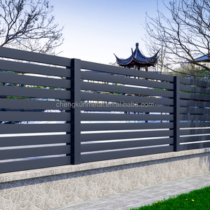 Ringhiera per Balcone in Acciaio Inox <span class=keywords><strong>con</strong></span> Automazione Motorizzata, Design Moderno, 30 Anni di Esperienza nel Settore, Sicurezza per Villa, Artigianato da Giardino - Product Image 1