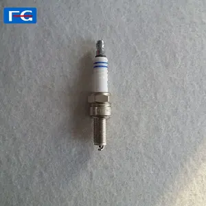 Triciclo Motor spark plug UR6DE vela de ignição para o motor do motor