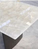 Comptoir de cuisine en onyx translucide de l'ère glaciaire, îlot rétroéclairé, dessus de meuble de salle de bain lumineux effet glace craquelée, meubles de salle à manger lumineux