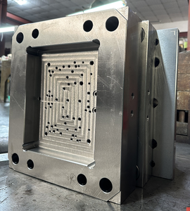 Molde de Inyección de Plástico para Enchufes de Cable Eléctrico Estándar Francés, con 4 Cavidades para Máquina de Moldeo - Product Image 2