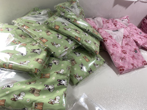 Conjuntos de Uniformes Médicos Estampados con Temática Festiva, 100% Algodón, Personalizados, para Hospitales, Clínicas Dentales y Centros de Maternidad - Product Image 6
