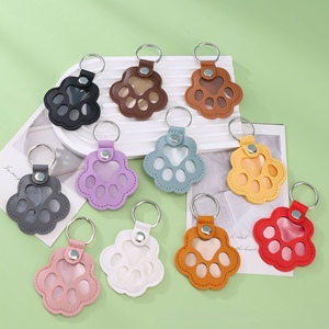 Llavero de Piel con Forma de Pata de Oso Multicolor, Colgante para Bolso, Mini Bolsa de Almacenamiento para Pelo de Mascotas (Perros y Gatos) - Product Image 1