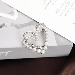 Broche en forme de cœur avec perle, en alliage de zinc, bijoux de mode pour femmes, accessoire cadeau - Product Image 2