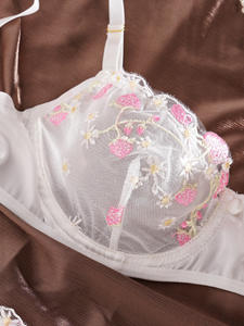 Conjunto de Lencería Erótica de Malla Transparente con Diseño Floral, Lencería Sexy de Encaje Blanco, Conjunto de Sujetador y Braguita Transparentes para Mujer - Product Image 4