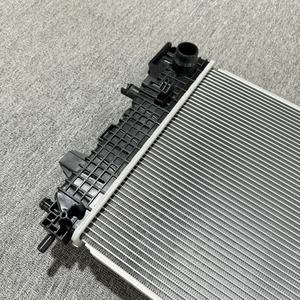 BUICK Encore GX 2020 için dayanıklı motor soğutma radyatörü/Chevrolet Trailblazer 42670686 42771761 alüminyum lehimli araba radyatörü - Product Image 5