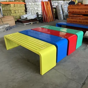 Banco de parque de hierro cuadrado multicolor Moderno Ocio al aire libre Construcción de acero de madera maciza Resistente al agua para uso en patio o gimnasio - Product Image 1