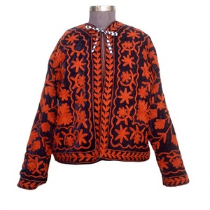 Chaqueta Étnica de Terciopelo Suzani Boho, Hecha a Mano, Bordada, Acolchada, Ecológica, de Algodón para Mujer - Product Image 1