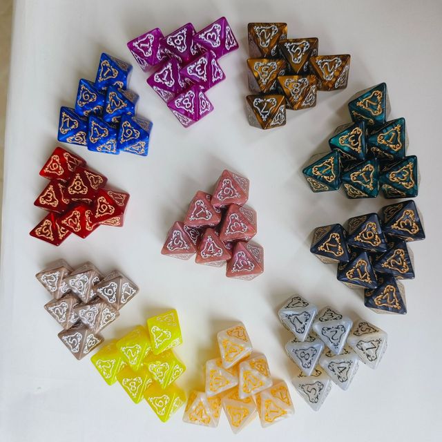 Set Ten Plastic 8-Sided Dragon Pattern Dice Square for Dungeons Dragons Board Game Cross-Border D8 Dragon Element Multi-Sided