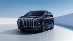 DONGFENG FORTHING V9 HEV, Monovolumen Básico <span class=keywords><strong>de</strong></span> Cinco Puertas y Siete Plazas, Vehículo Comercial Usado en Venta - Product Image 5