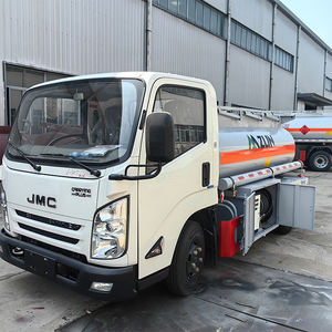 Camión Cisterna de Combustible JMC 4X2 3000L Nuevo, Euro4, 92HP, 3 Toneladas, Dispensador de Combustible Móvil - Product Image 1