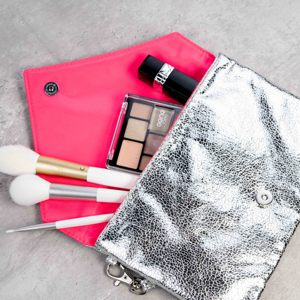 ISO BSCI Factory Fashion Sparkly Crackle Clutch Metallic Silver PU Leather Cosmetic Bag with Cover Closure for Makeup Storage - Product Image 6