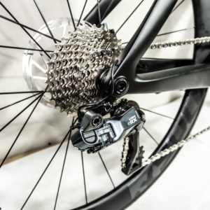 Nouveau vélo de course 2026 Aero 700C en fibre de carbone, cadre de route 24 vitesses, guidon intégré en carbone avec freins à disque 160 mm, W06 24 vitesses - Product Image 4