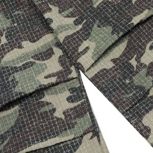 ราคาขายส่ง กางเกงคาร์โก้ผู้ชายแฟชั่นลำลองลายพรางแบบทำเก่า มีโลโก้สั่งทำได้ สไตล์สตรีทแวร์ มีกระเป๋าหลายช่อง - Product Image 3