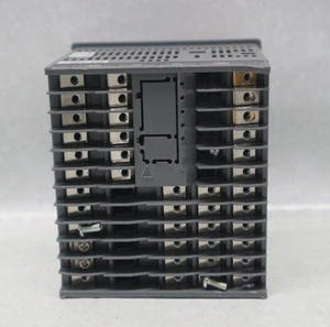 Contrôleur de température programmable UP55A-001-11-00 100-240VAC 18VA pour cycle thermique et contrôle par lots - Product Image 3