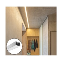 Profilé en aluminium LED suspendu pour éclairage linéaire commercial, idéal pour les bureaux et les magasins.