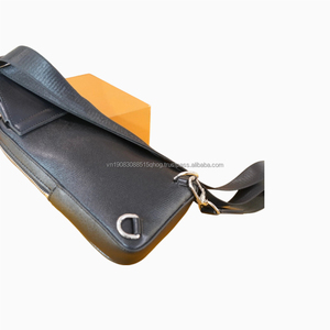 Sac bandoulière en cuir de luxe pour homme, sac de poitrine de créateur pour hommes - Product Image 4