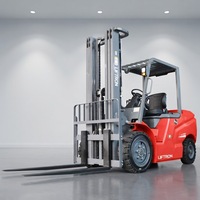 Chariot élévateur électrique contrepoids Liftron CPD35L 3500 kg pour la manutention de matériaux en extérieur et la distribution d'énergie, offrant une stabilité accrue