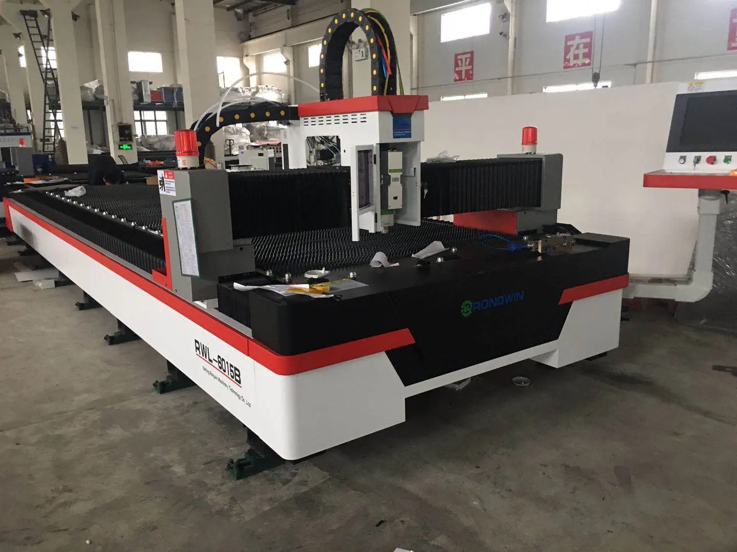 Chinese CNC Fiber Optic IPG Laser Cutting Machine for Metal Cast Iron Carton Steel Brass Aluminum Cutting
