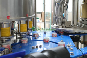 Ligne de fabrication et de remplissage automatique de canettes de soda PET pour boissons gazeuses, petite machine de remplissage de boissons gazeuses, prix <span class=keywords><strong>usine</strong></span> - Product Image 4