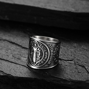 Accessoires, Ornement en acier titane, Bague dragon en acier inoxydable, Mode européenne et américaine, Bague pour homme cool, Vente en gros - Product Image 2