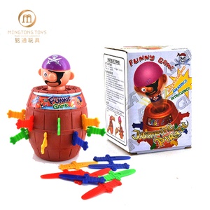 Juego <span class=keywords><strong>de</strong></span> <span class=keywords><strong>la</strong></span> <span class=keywords><strong>Suerte</strong></span> para Niños, Juego <span class=keywords><strong>de</strong></span> 16 Espadas, <span class=keywords><strong>Ruleta</strong></span> con Cabeza Emergente, Juguetes <span class=keywords><strong>de</strong></span> Barril Pirata - Product Image 1