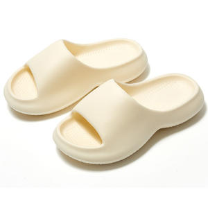 Nuevo corredor de espuma de color para mujer, tobogán rosa, zapatos de agua para playa, calzado de verano unisex para hombre - Product Image 4