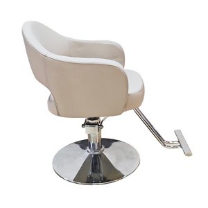 Sillón de Estilismo Marrón con Base Dorada, Respaldo Envolvente con Recortes, Elevación Hidráulica, Venta al por Mayor para Salones - Product Image 3
