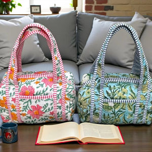 Mini bolso de lona, bolso de viaje, bolso de lona de tela acolchada hecho a mano, bolsos de lona con estampado de bloques, bolso de mano para pasar la noche - Product Image 1