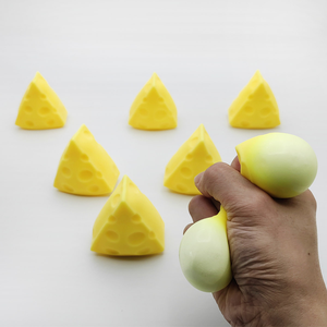 Giocattolo Antistress Realistico a Forma di Formaggio, Non Commestibile, Durevole in TPR, Scherzo per Amici dai 14 Anni in su, Disponibile in Magazzino - Product Image 5